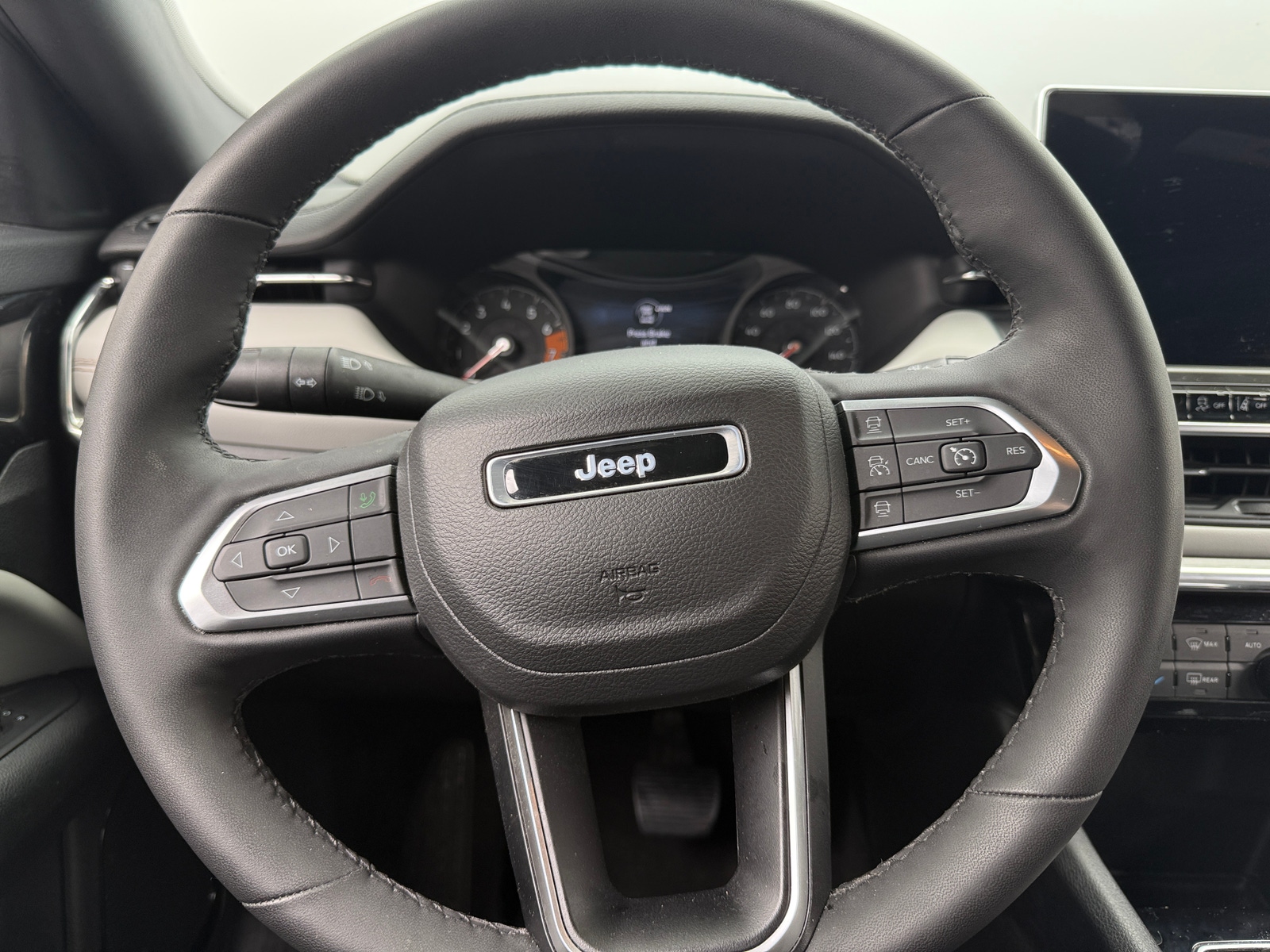 Thumbnail: 2023 Jeep Compass - 4