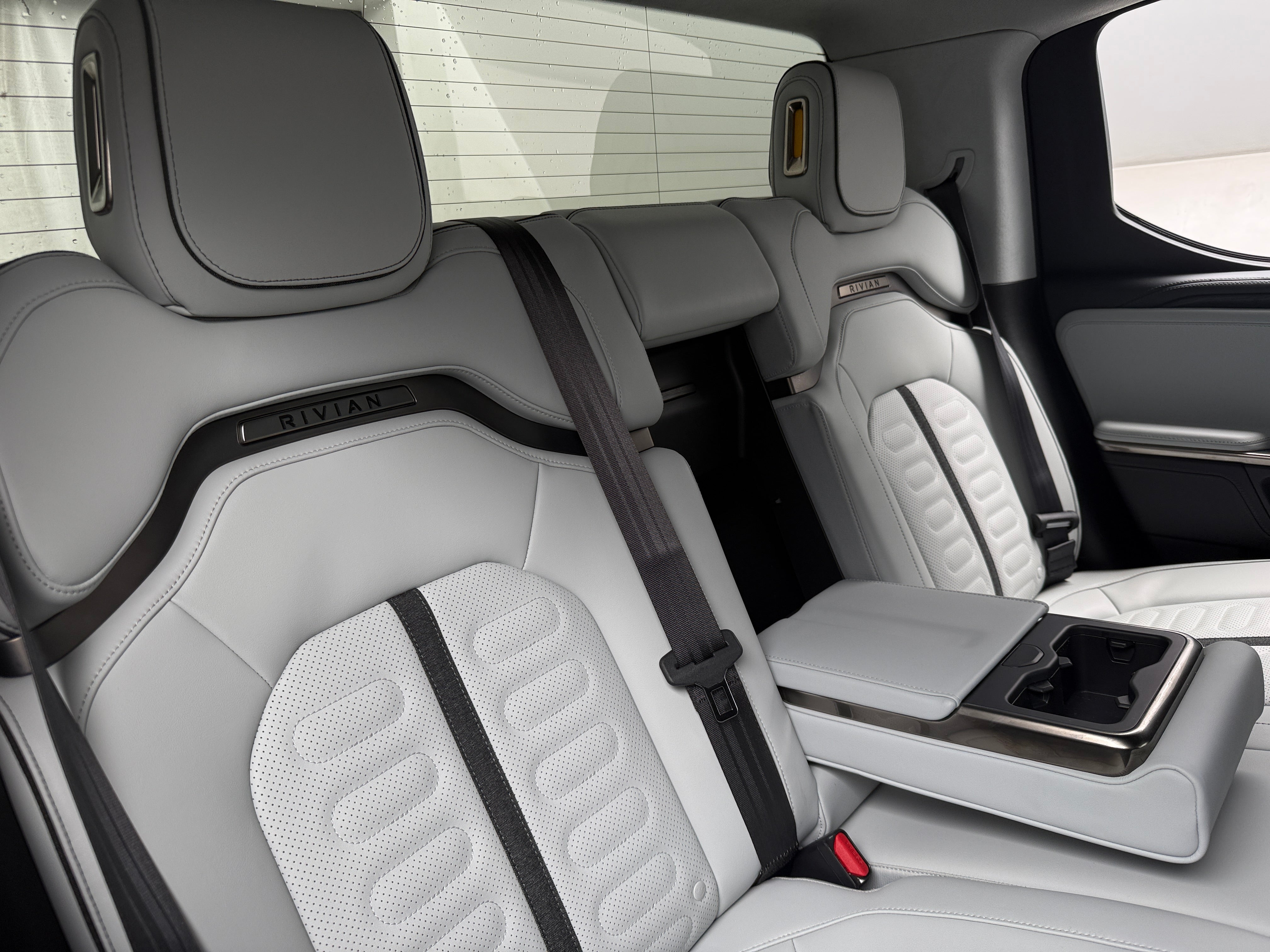 2024 Rivian R1T