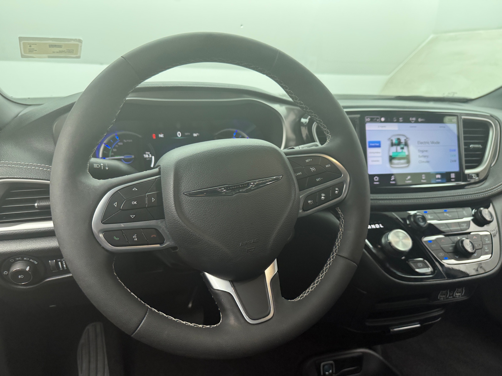 Thumbnail: 2025 Chrysler Pacifica - 4