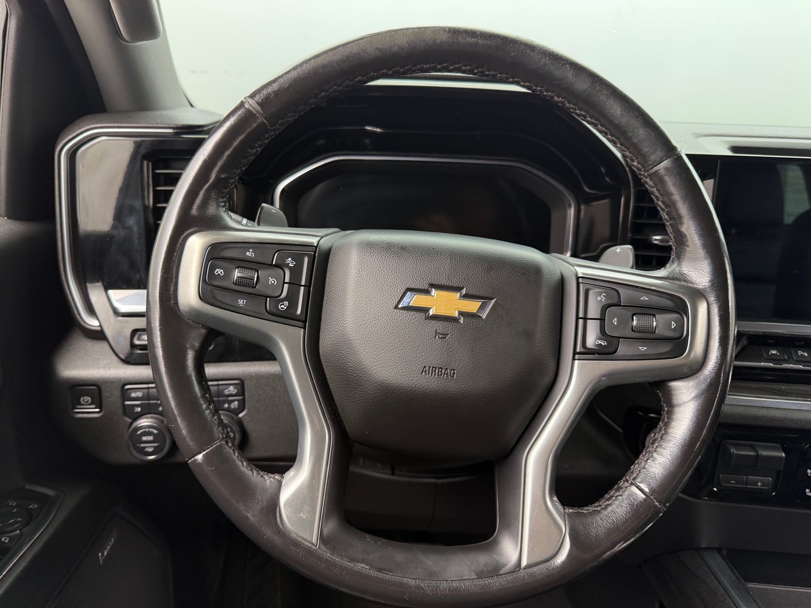 Thumbnail: 2022 Chevrolet Silverado 1500 - 4