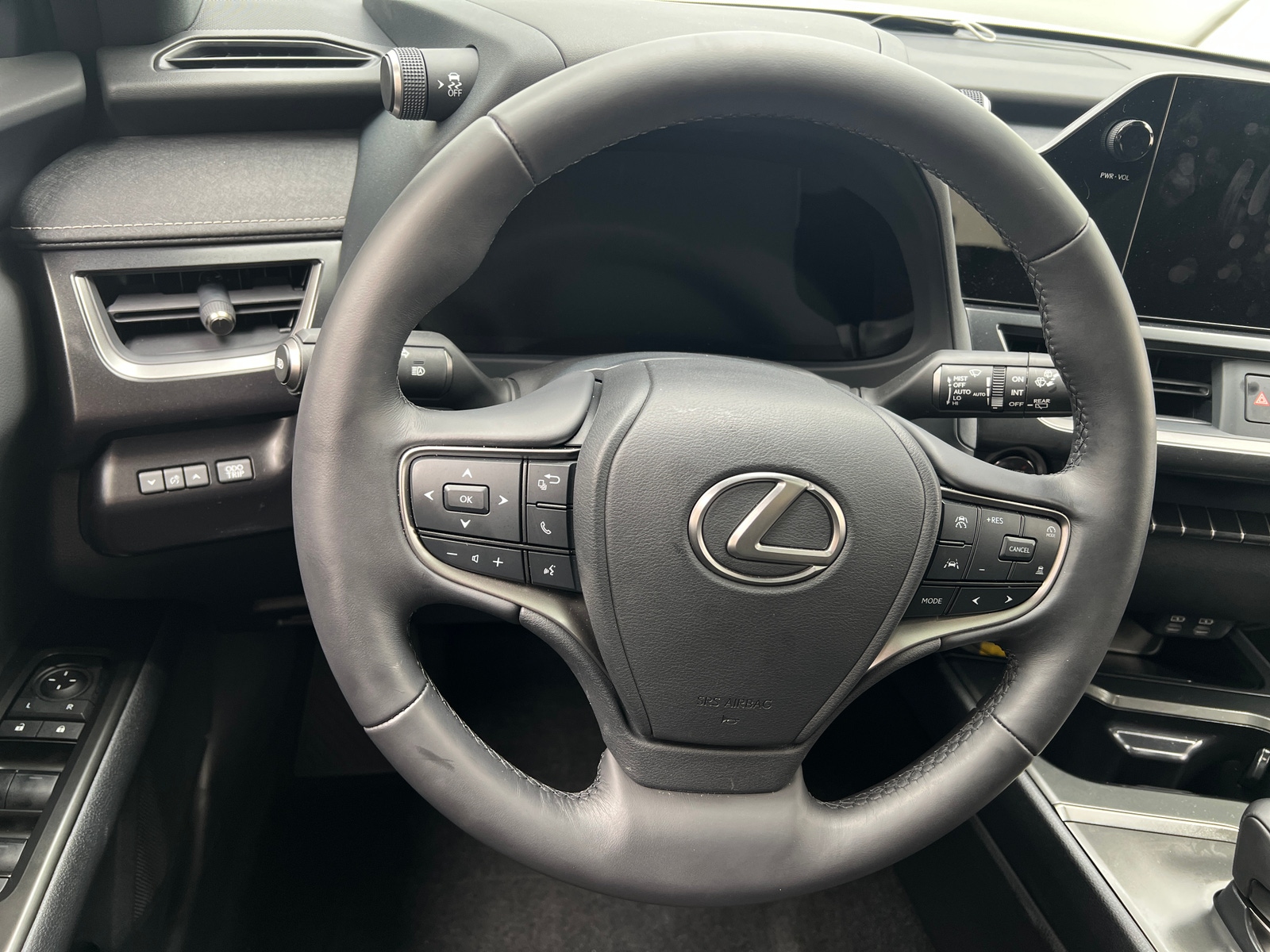 Thumbnail: 2025 Lexus UX - 5