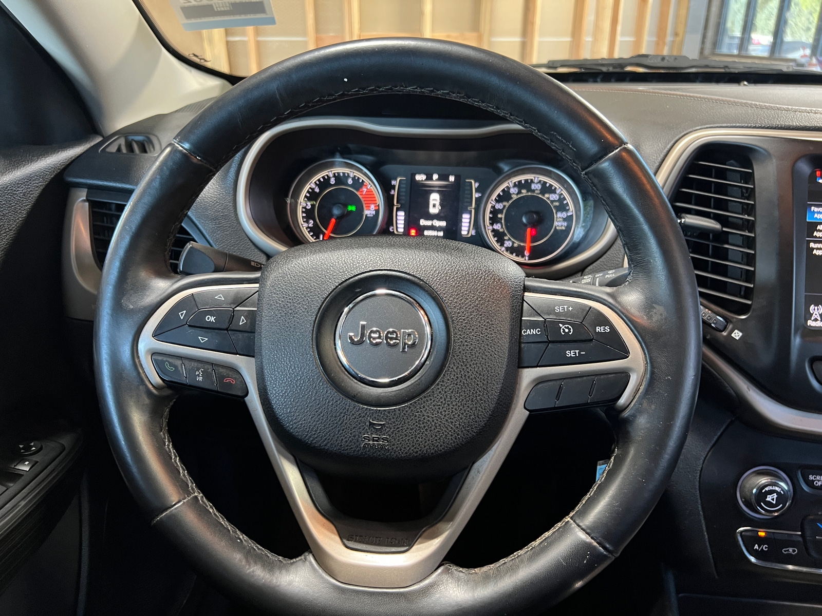 Thumbnail: 2016 Jeep Cherokee - 5