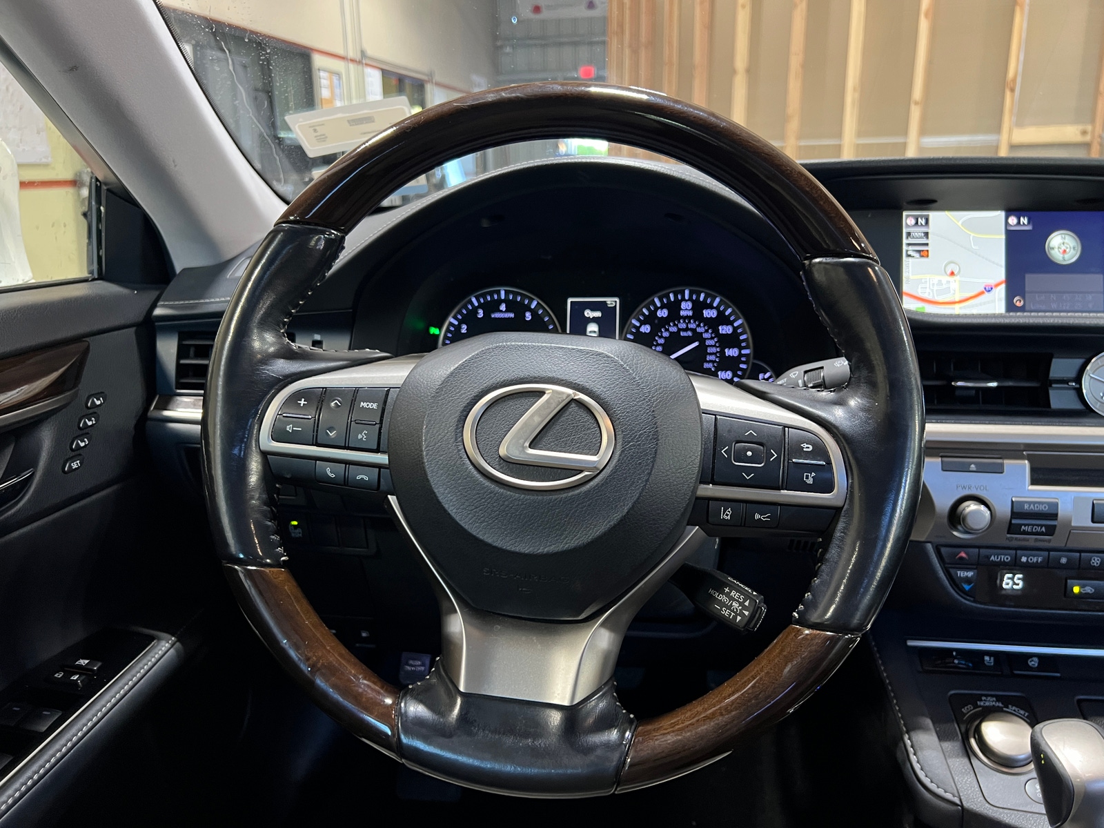 Thumbnail: 2017 Lexus ES - 5