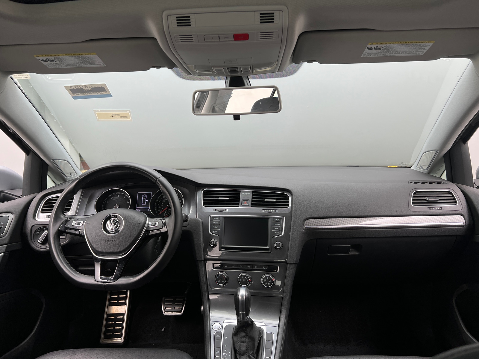 Thumbnail: 2017 Volkswagen Golf - 3