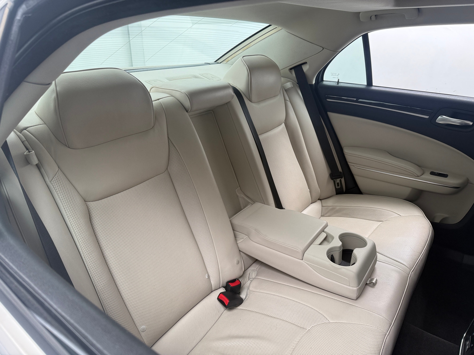 Thumbnail: 2016 Chrysler 300 - 5