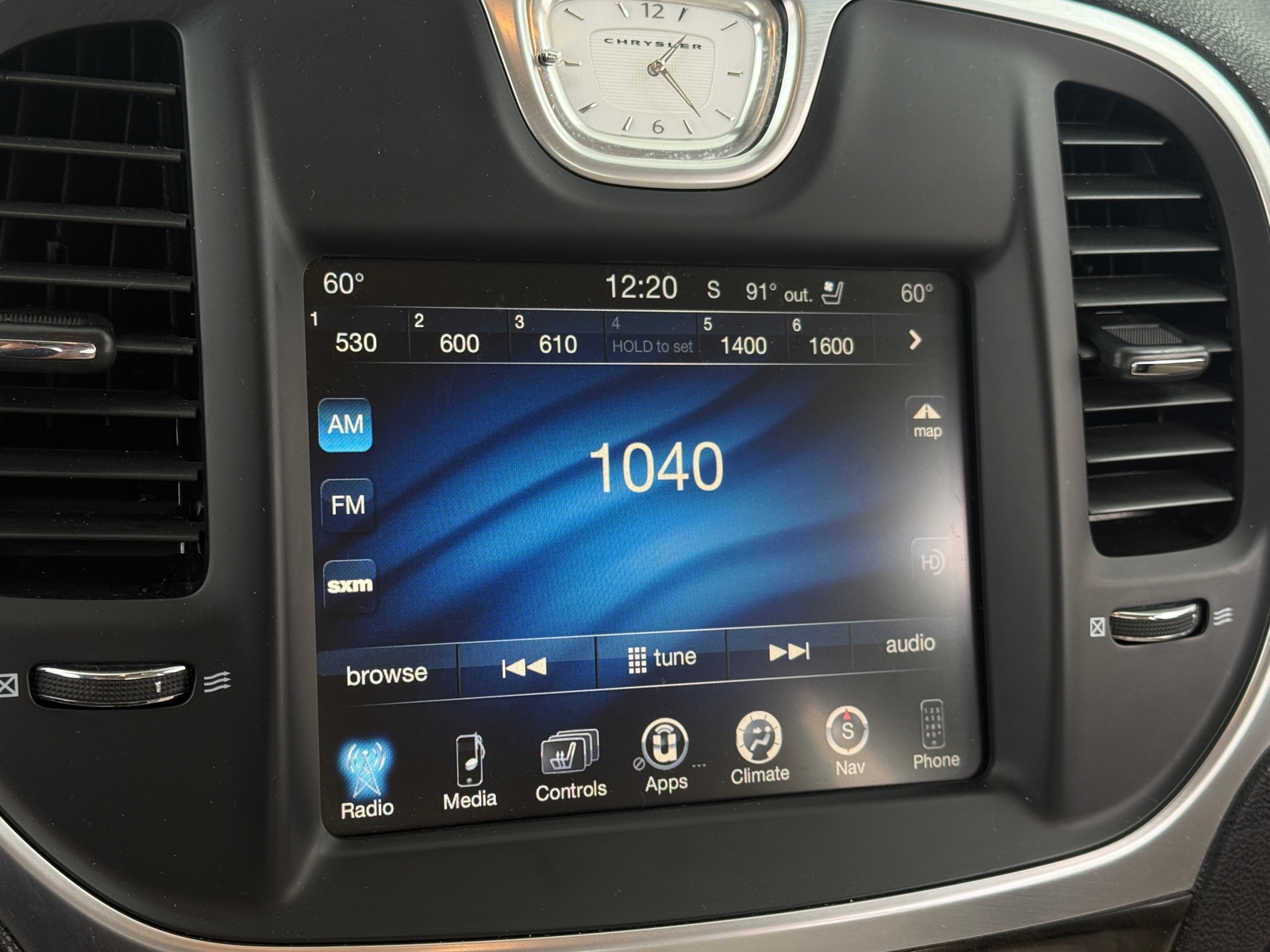 Thumbnail: 2016 Chrysler 300 - 3