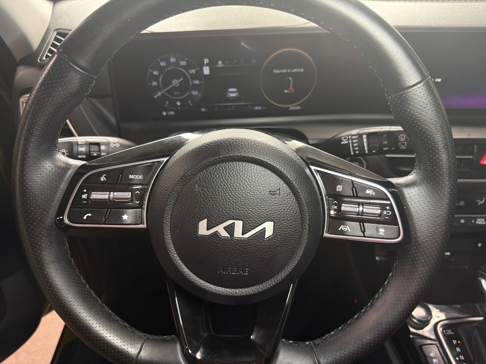 Thumbnail: 2024 Kia Seltos - 4