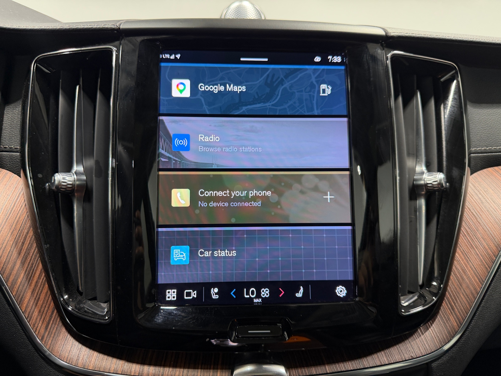 Thumbnail: 2023 Volvo XC60 - 3