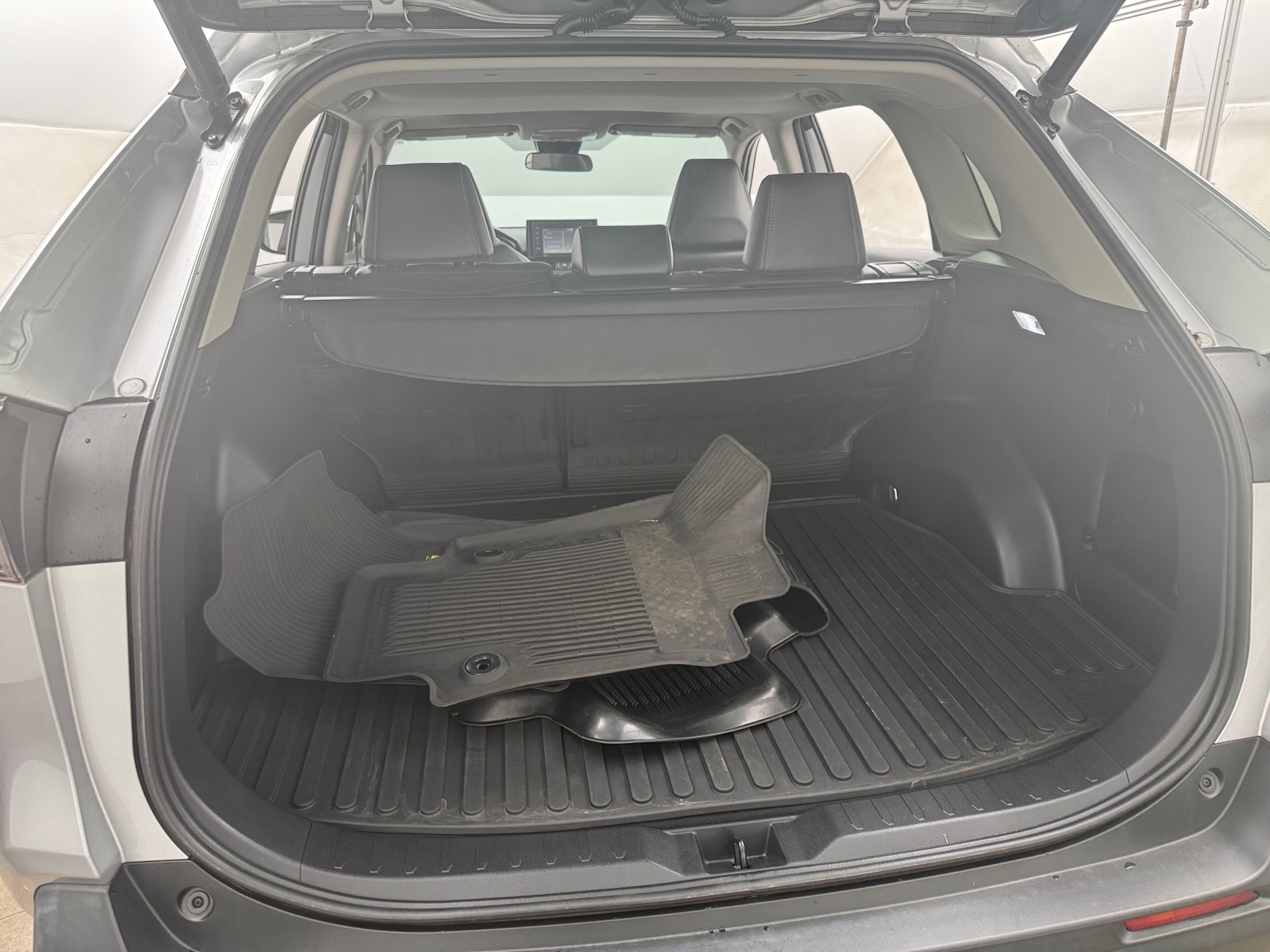 Thumbnail: 2021 Toyota RAV4 - 6
