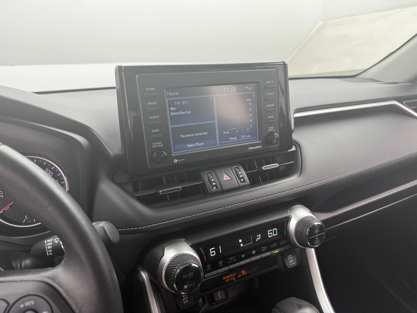 Thumbnail: 2021 Toyota RAV4 - 3