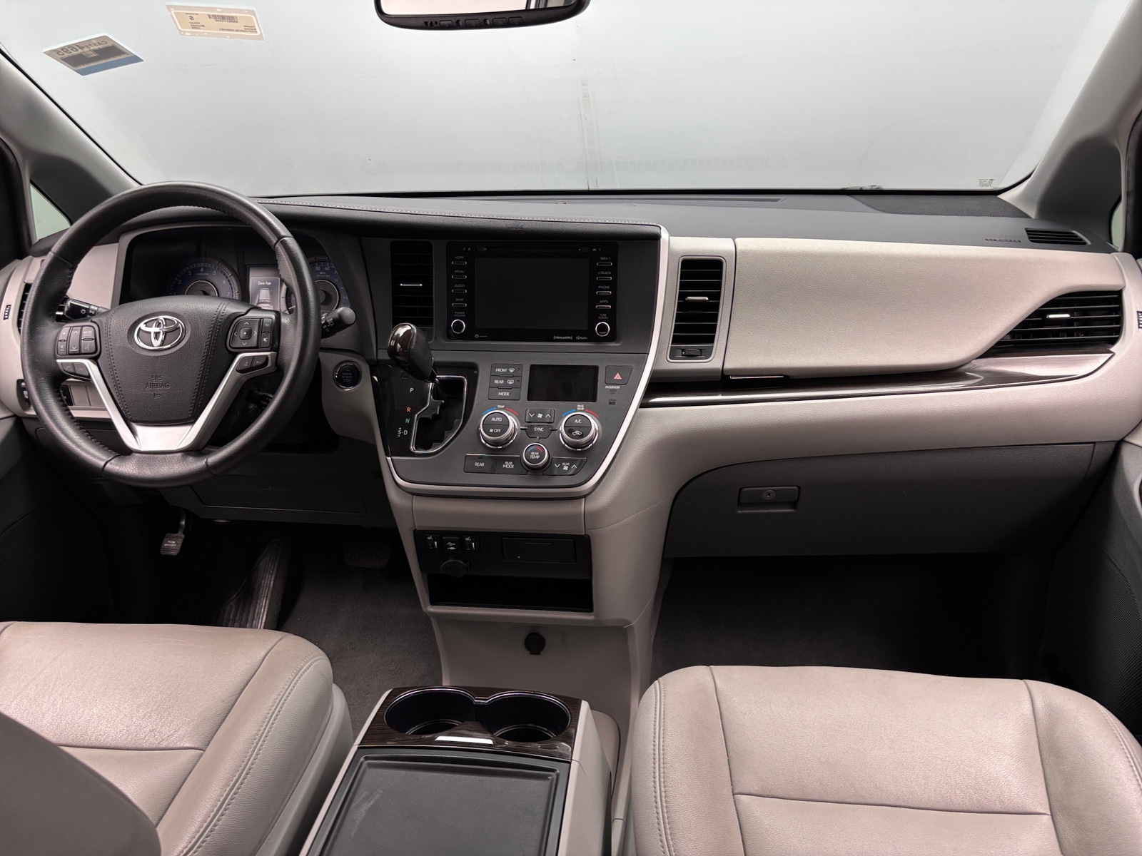 Thumbnail: 2020 Toyota Sienna - 2