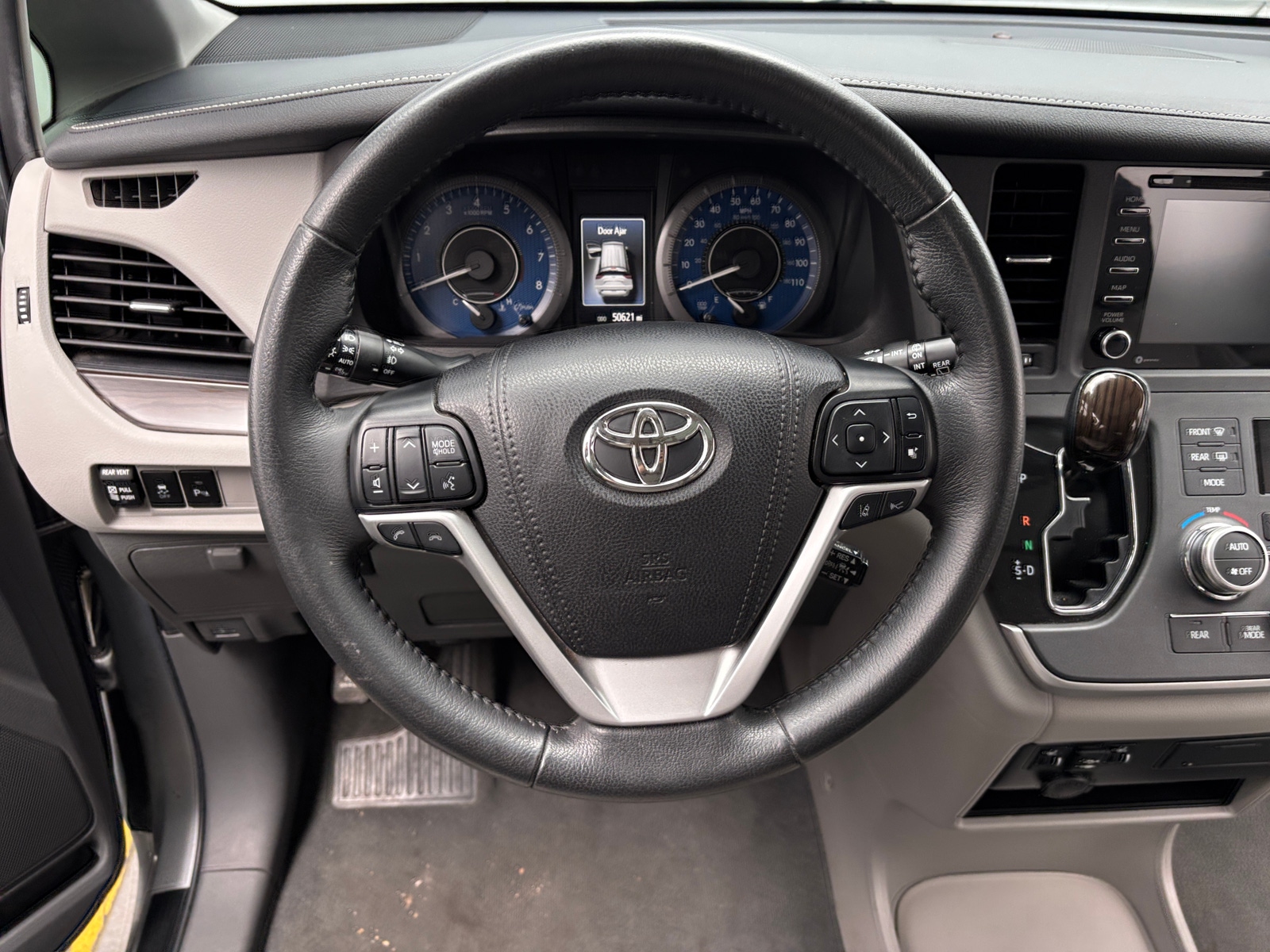 Thumbnail: 2020 Toyota Sienna - 4
