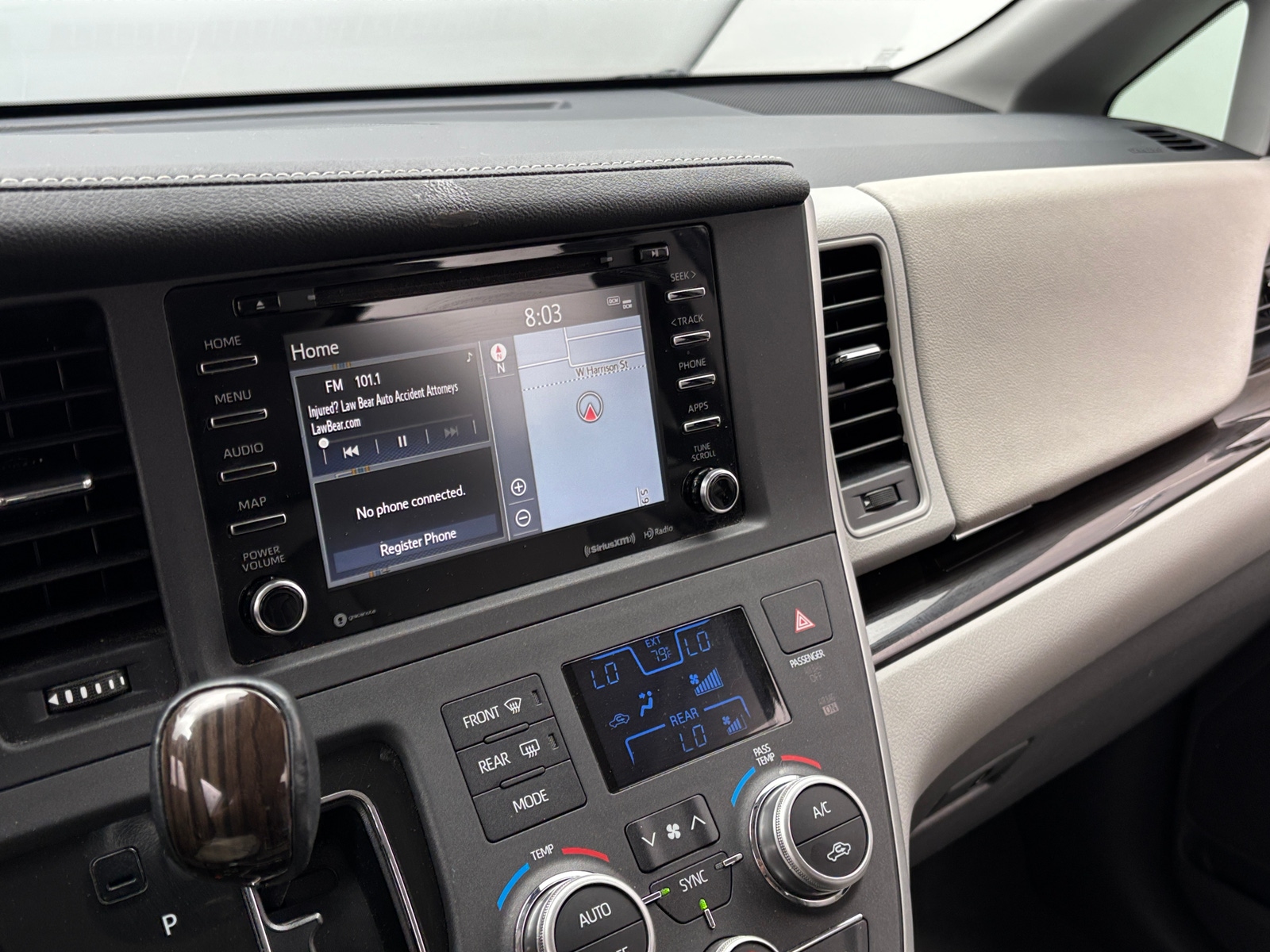Thumbnail: 2020 Toyota Sienna - 3