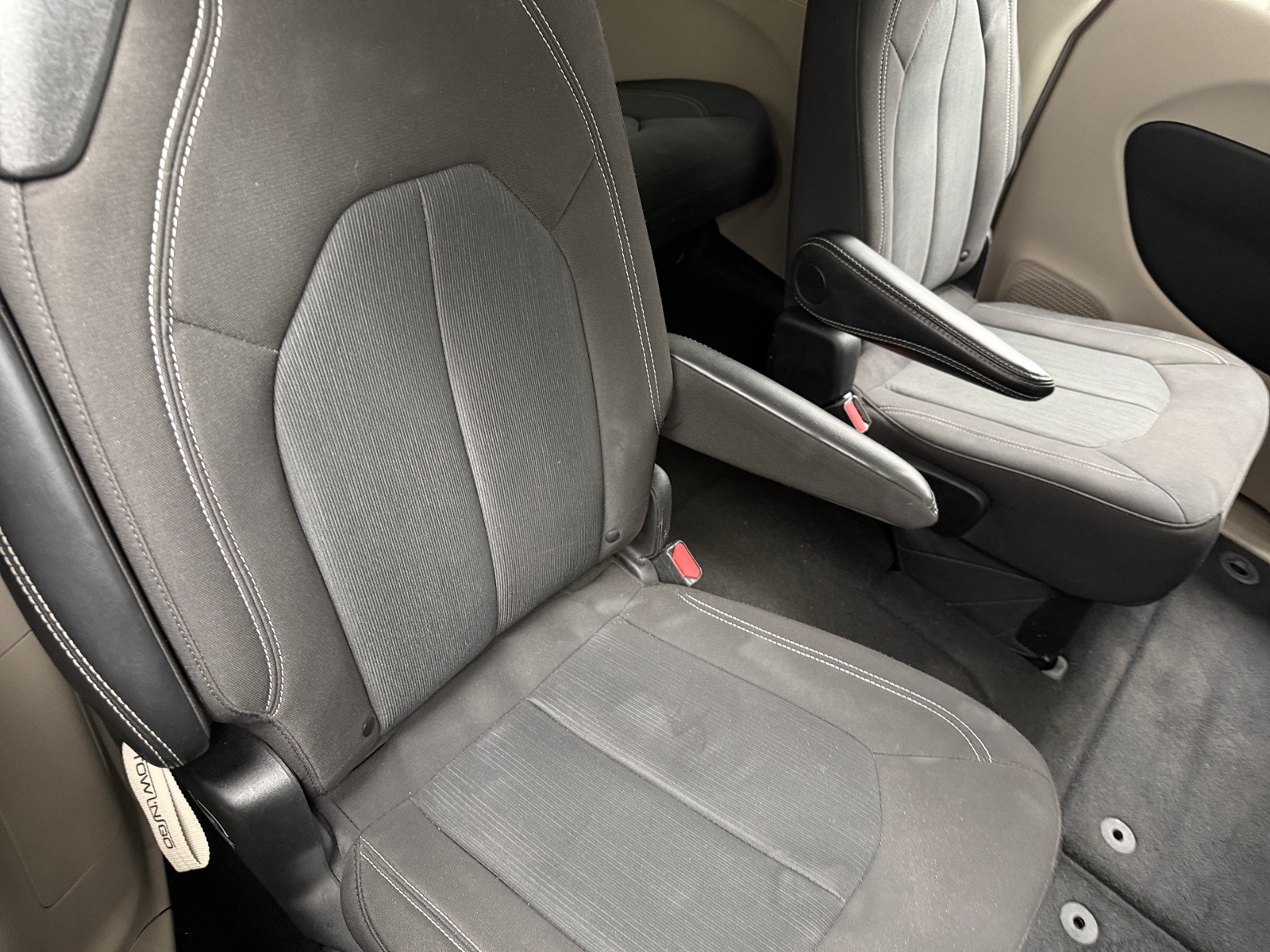 Thumbnail: 2024 Chrysler Voyager - 6
