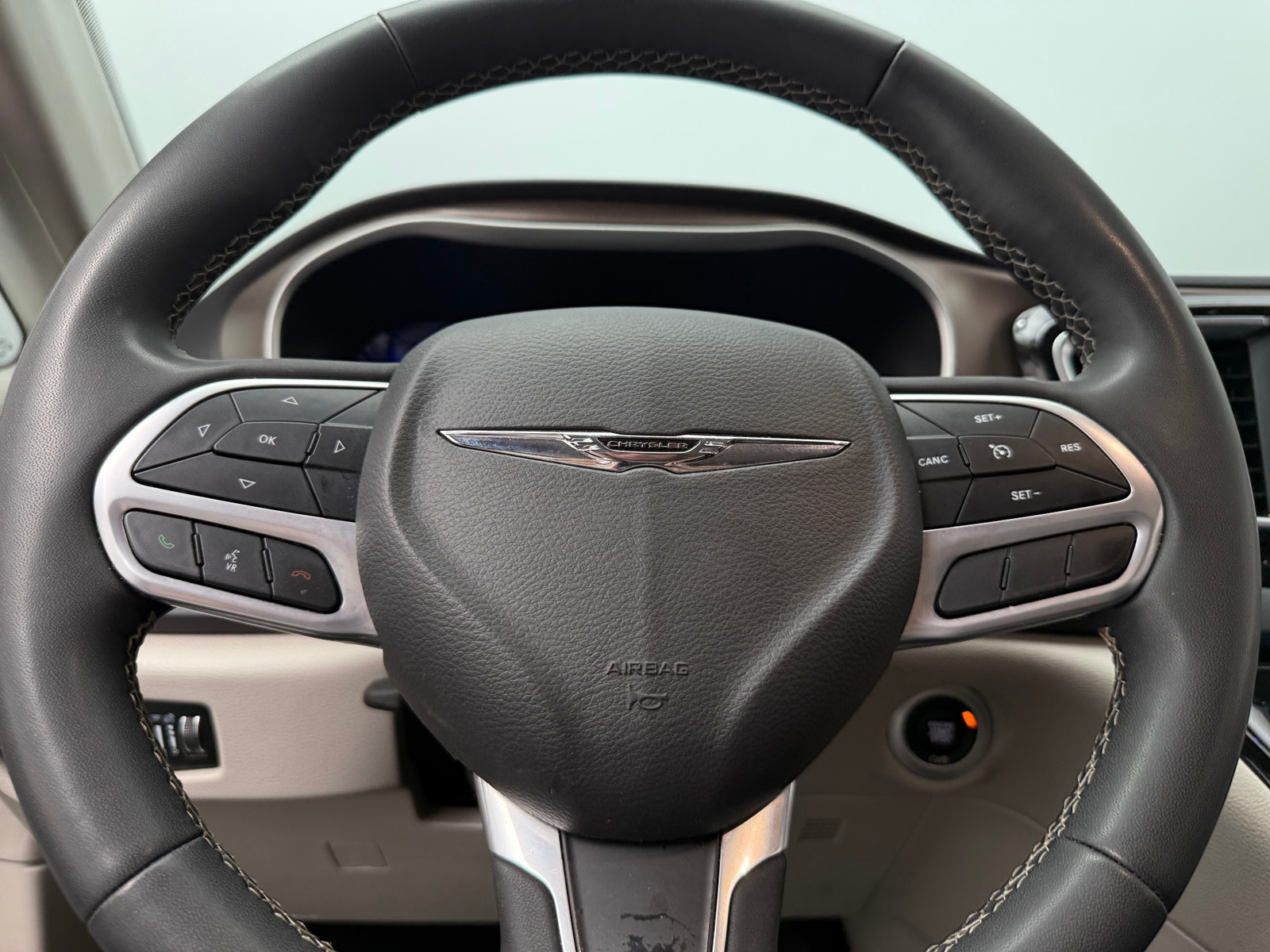 Thumbnail: 2024 Chrysler Voyager - 5