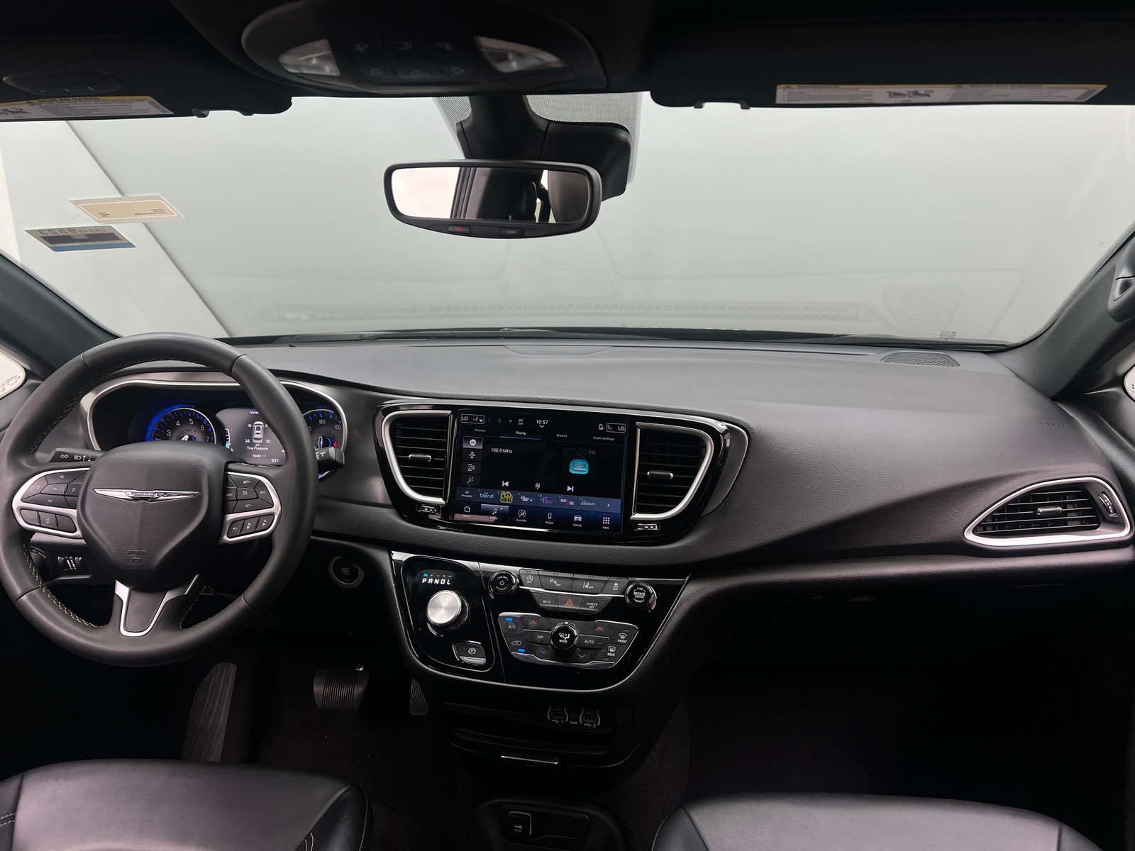Thumbnail: 2025 Chrysler Pacifica - 2