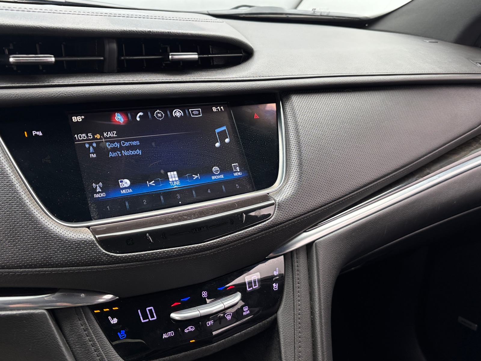 Thumbnail: 2017 Cadillac XT5 - 3