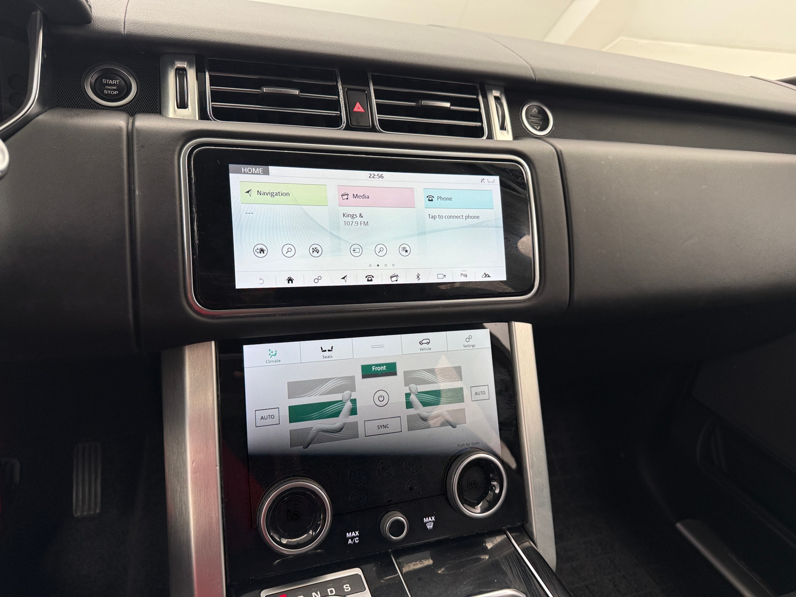 Thumbnail: 2020 Land Rover Range Rover - 4