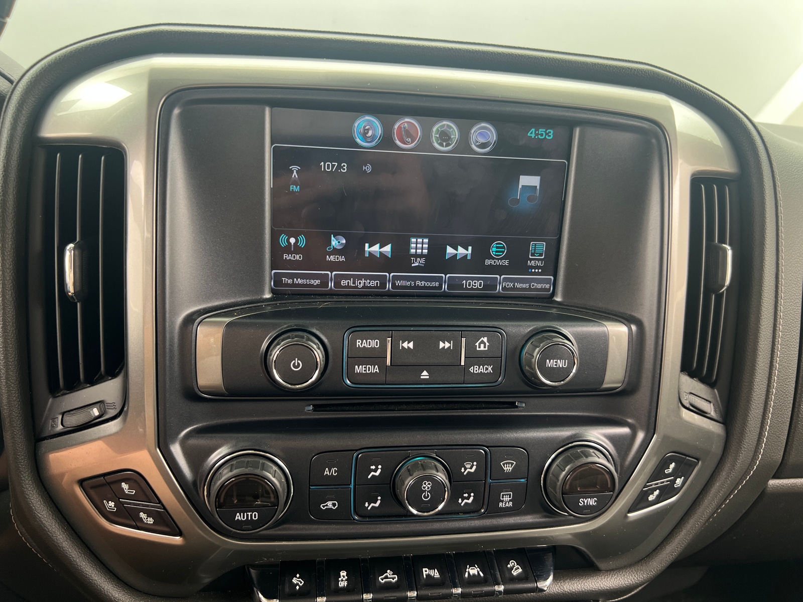 Thumbnail: 2018 Chevrolet Silverado 1500 - 3