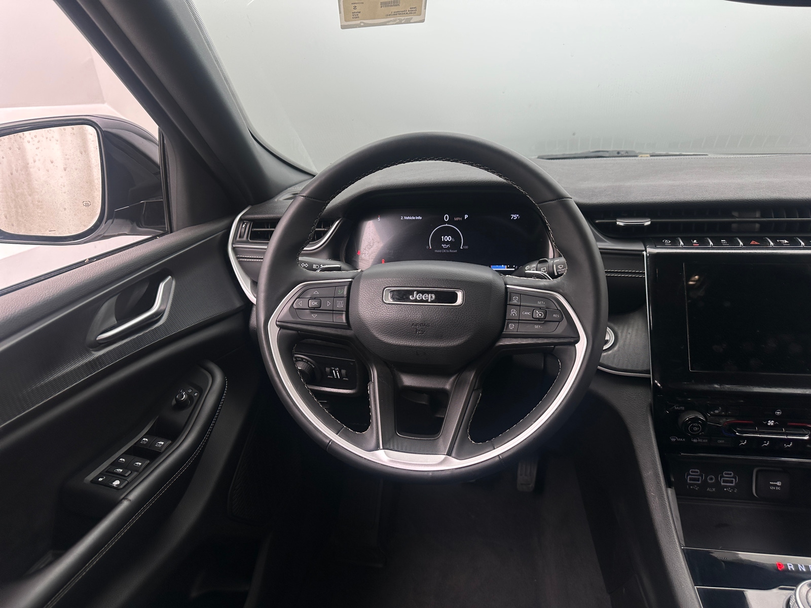 Thumbnail: 2023 Jeep Grand Cherokee L - 4