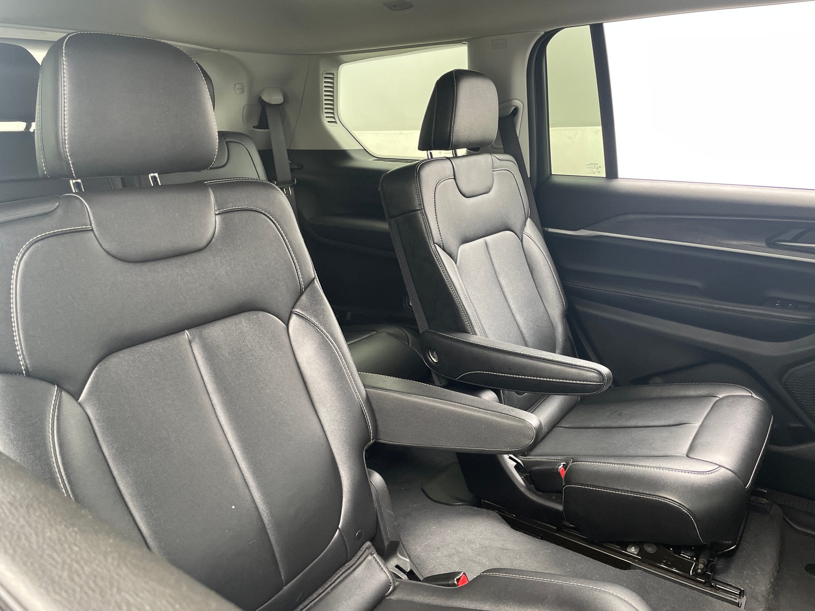 Thumbnail: 2023 Jeep Grand Cherokee L - 5