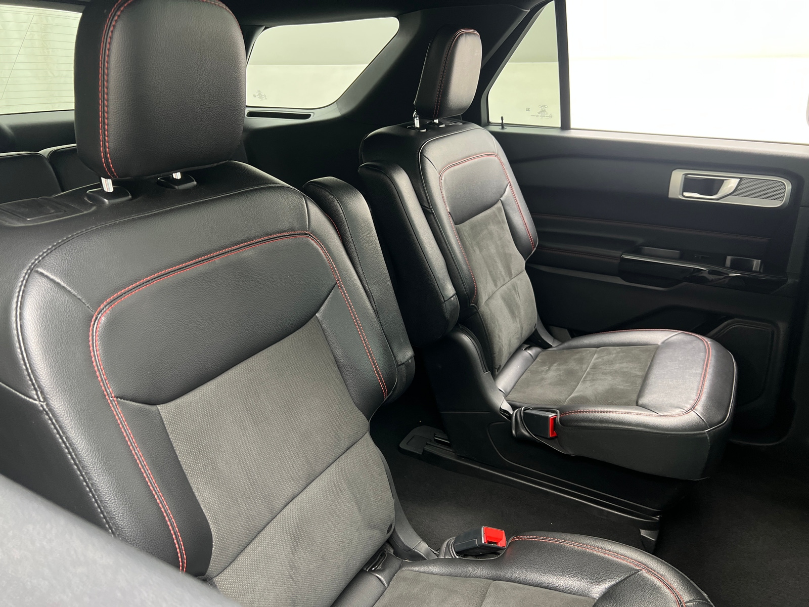 Thumbnail: 2022 Ford Explorer - 5