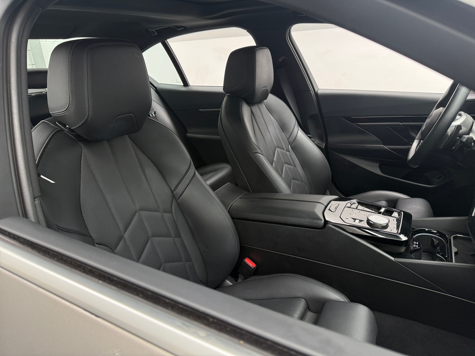 Thumbnail: 2024 BMW 5 Series - 2