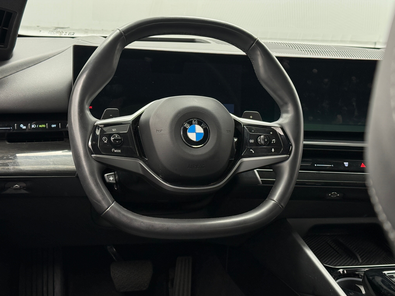 Thumbnail: 2024 BMW 5 Series - 5