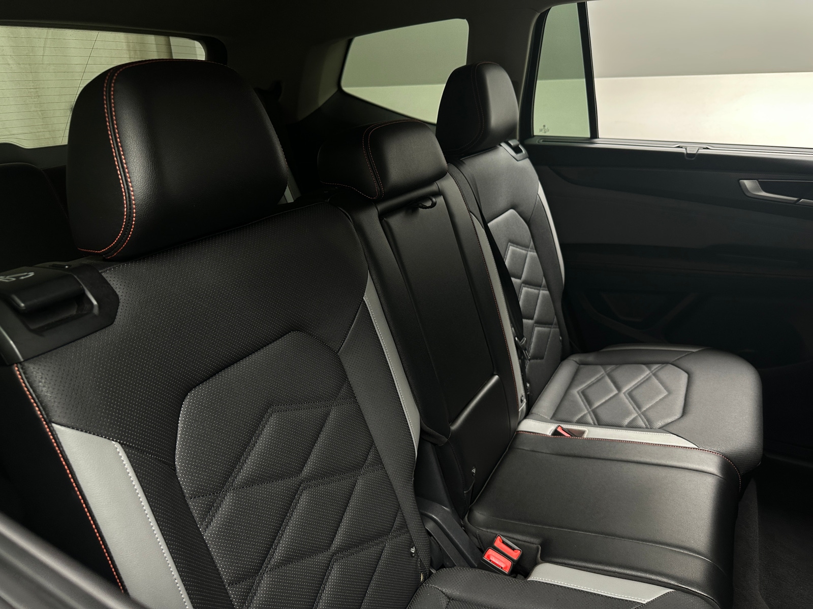Thumbnail: 2024 Volkswagen Atlas - 5