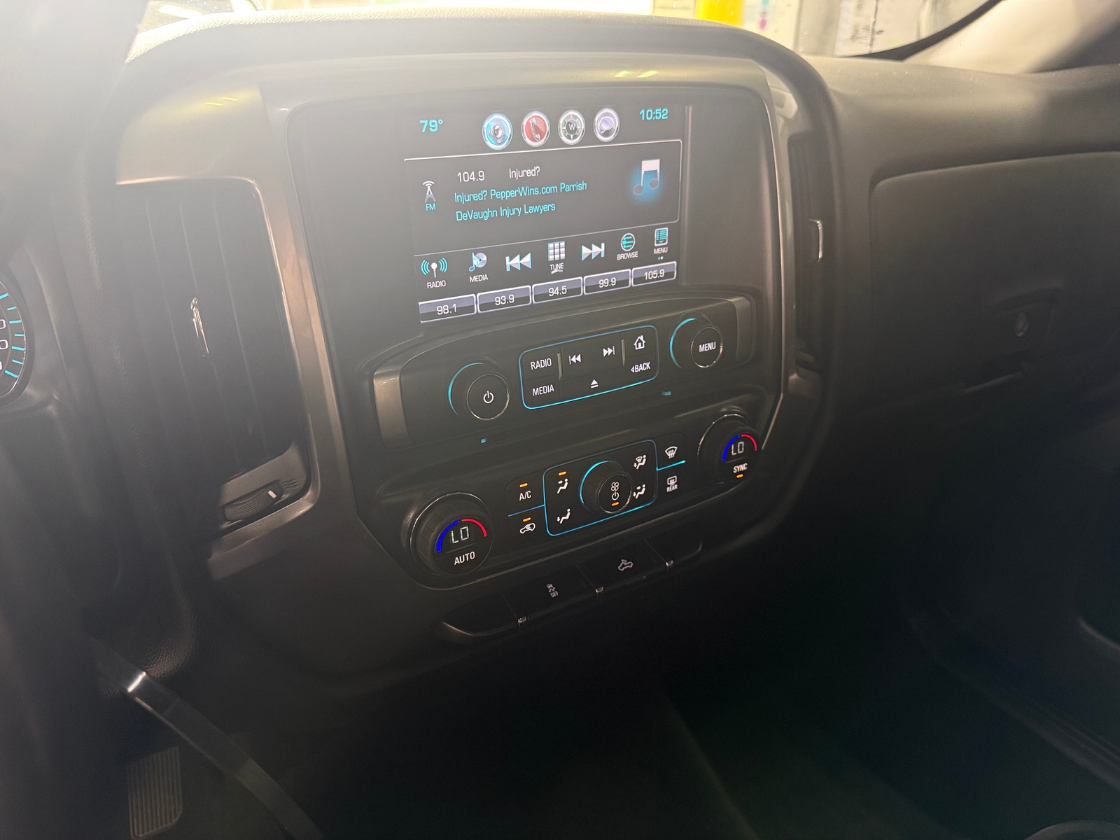 Thumbnail: 2017 Chevrolet Silverado 1500 - 4