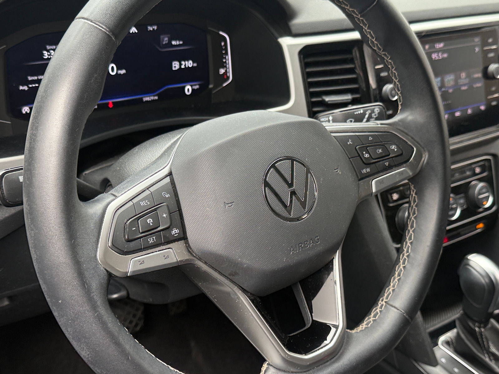 Thumbnail: 2023 Volkswagen Atlas - 4