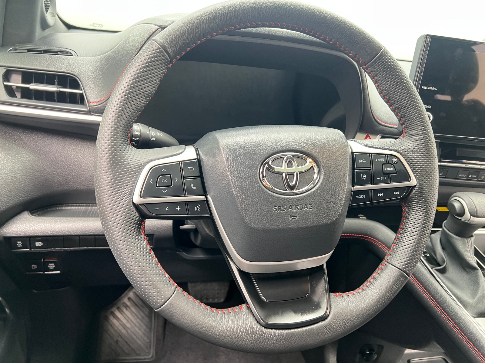 Thumbnail: 2026 Toyota Sienna - 4