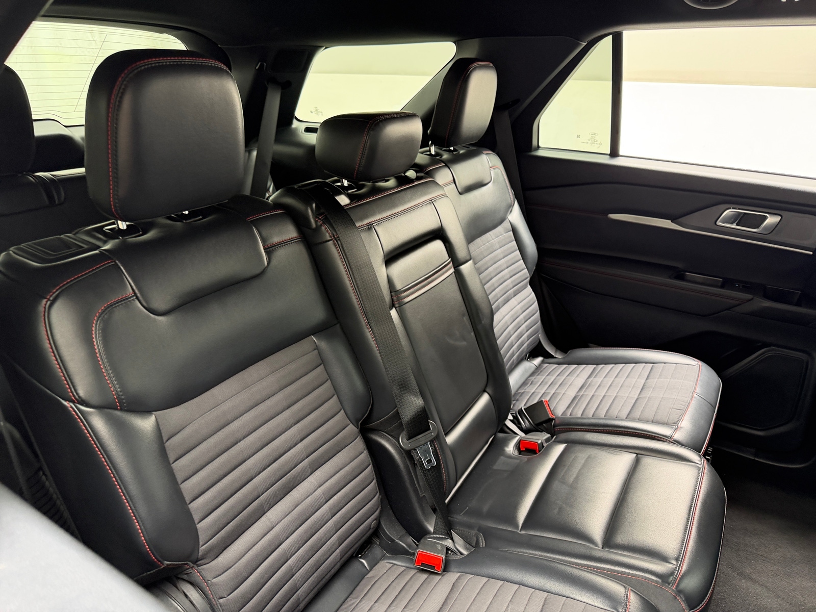 Thumbnail: 2025 Ford Explorer - 5