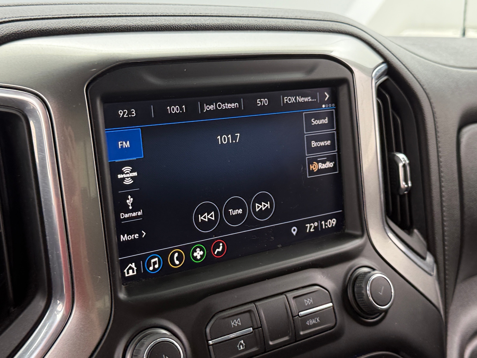 Thumbnail: 2019 Chevrolet Silverado 1500 - 4