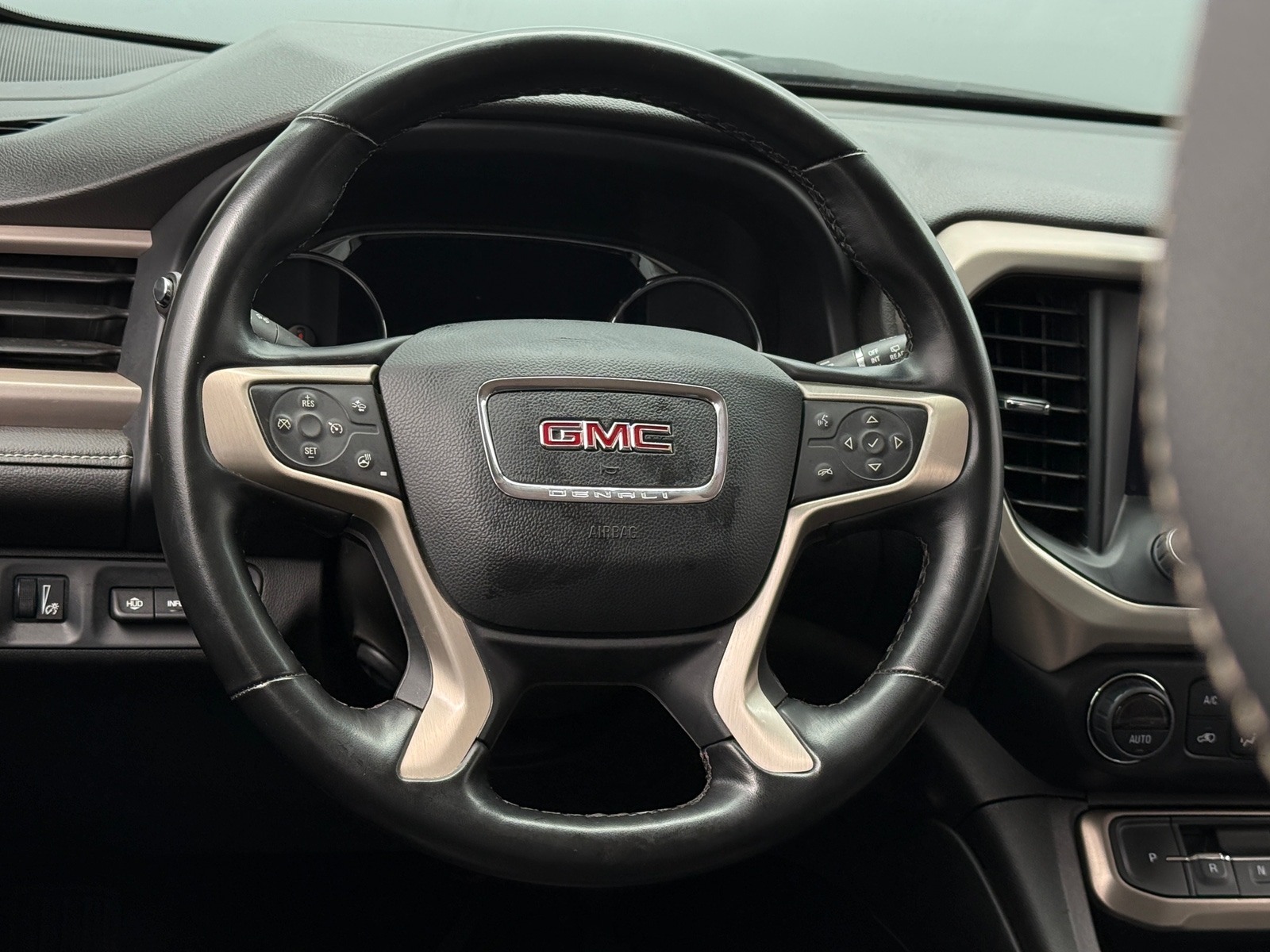 Thumbnail: 2023 GMC Acadia - 4