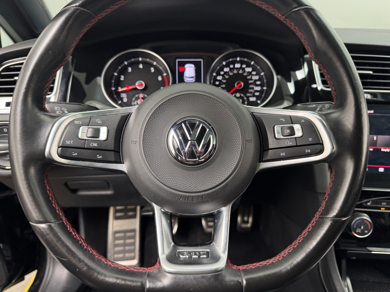 Thumbnail: 2018 Volkswagen Golf - 5
