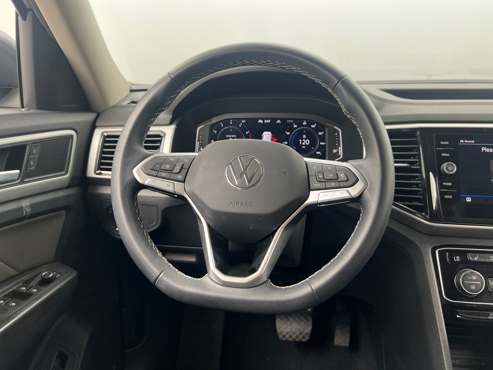 Thumbnail: 2023 Volkswagen Atlas - 4