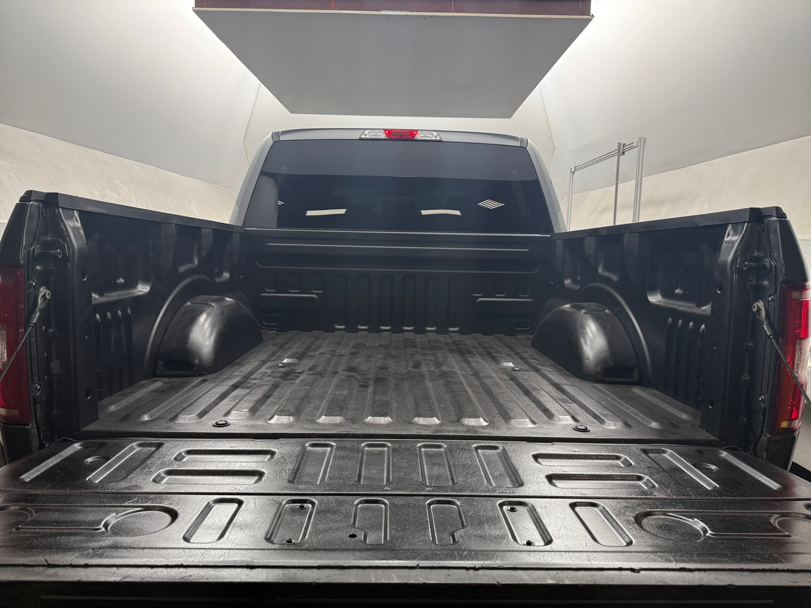 Thumbnail: 2020 Ford Econoline - 7