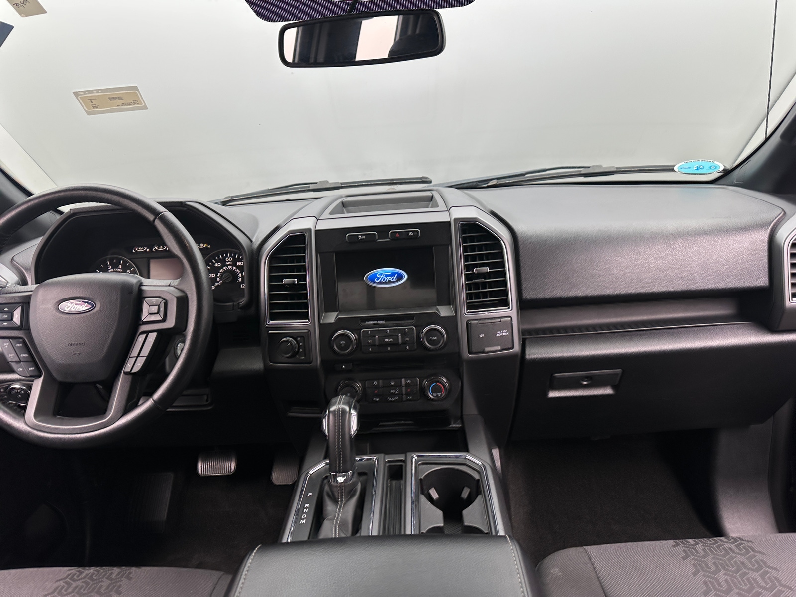 Thumbnail: 2018 Ford Econoline - 3