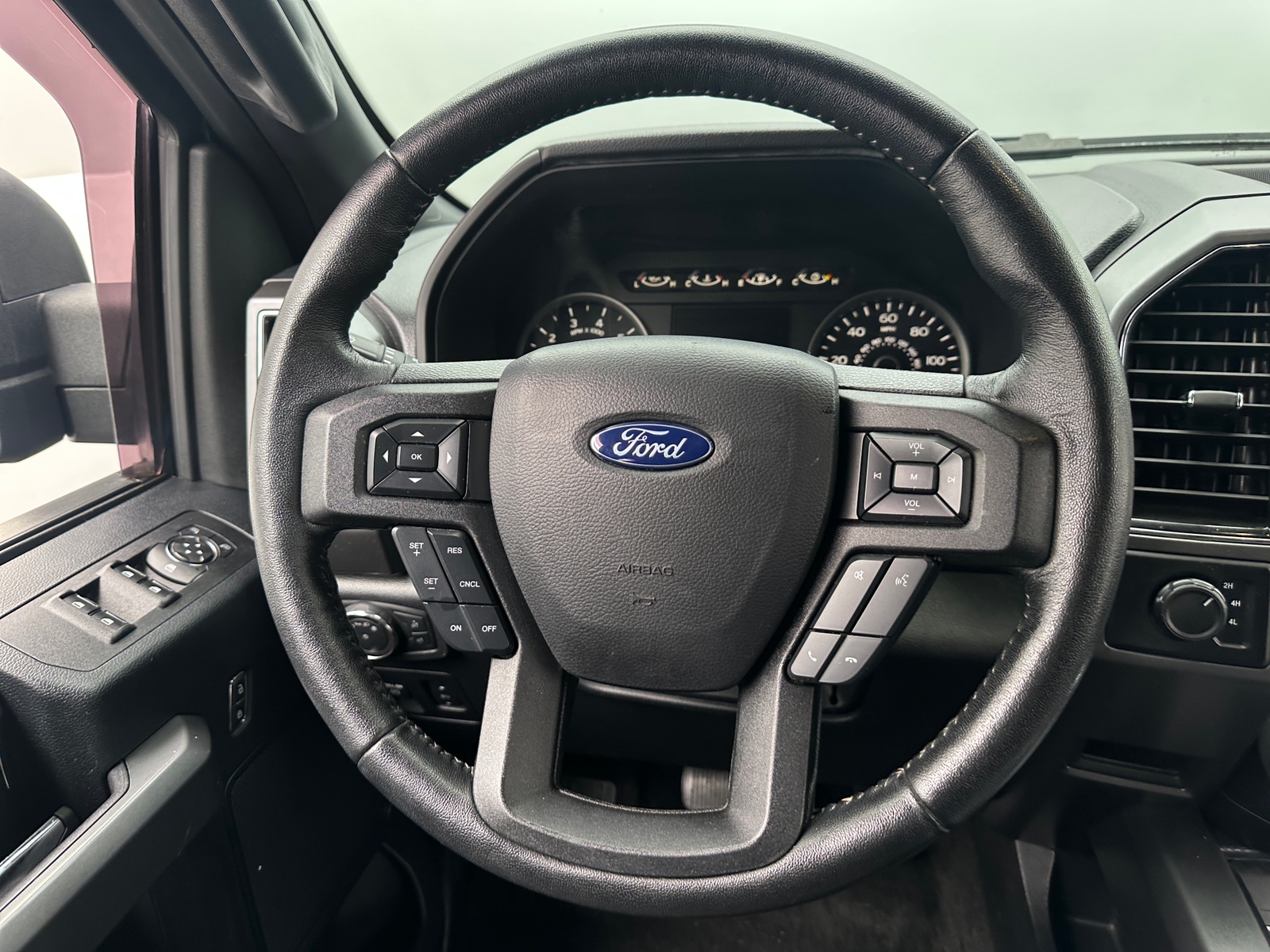 Thumbnail: 2018 Ford Econoline - 5