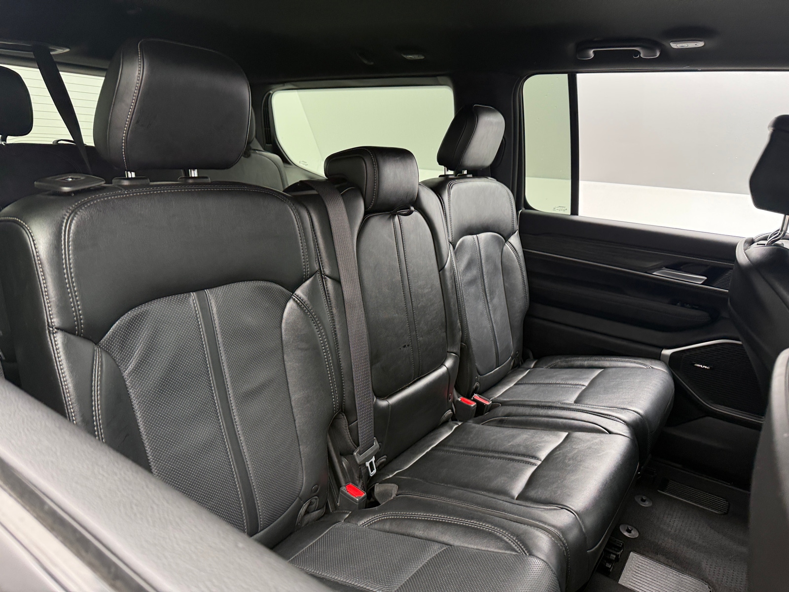 Thumbnail: 2024 Jeep Wagoneer - 5