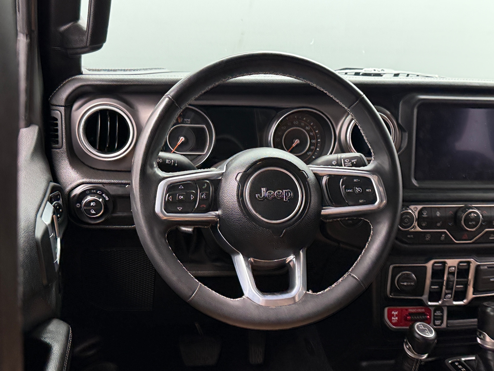Thumbnail: 2023 Jeep Gladiator - 4