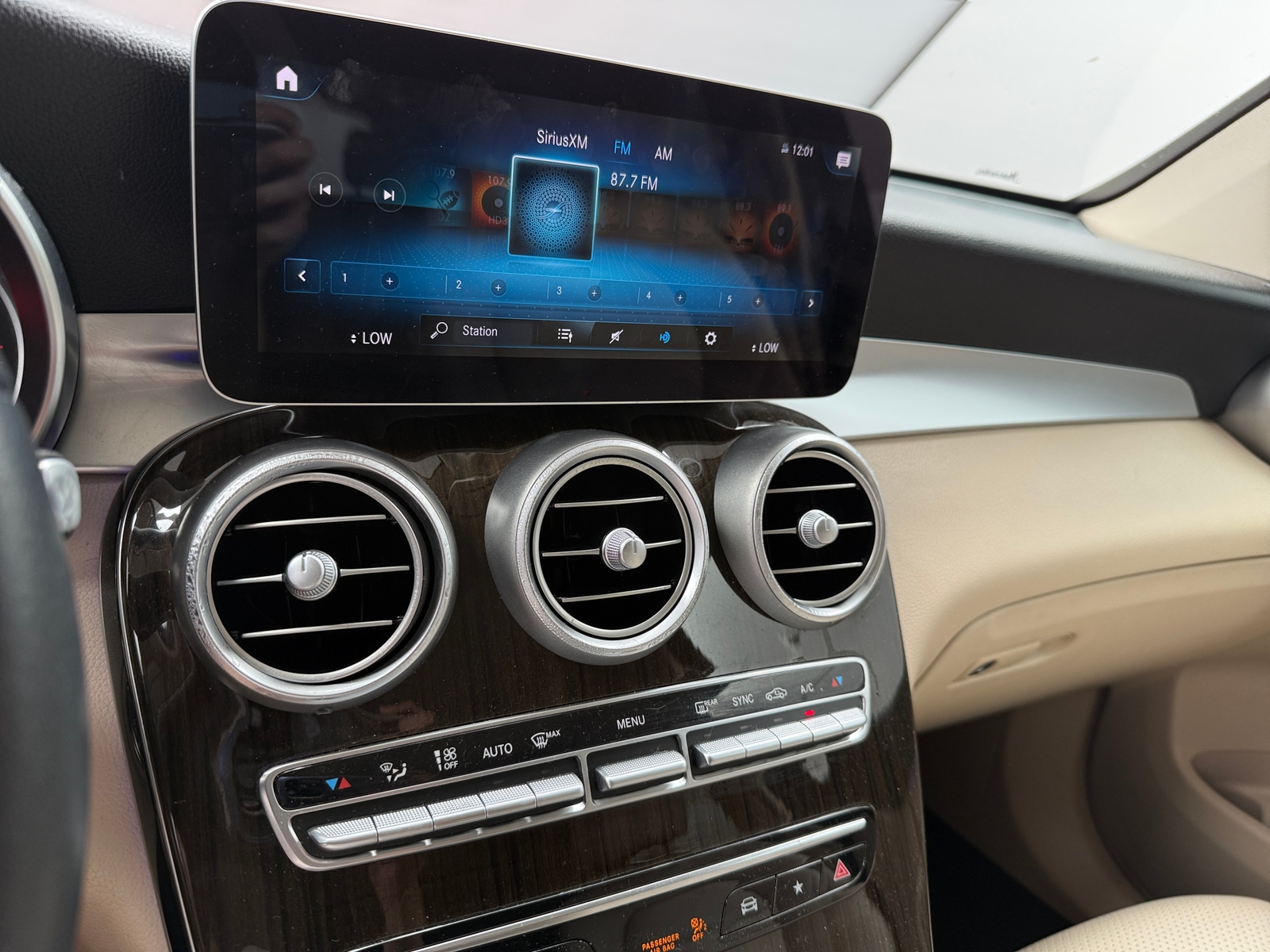 Thumbnail: 2020 Mercedes-Benz GLC - 3