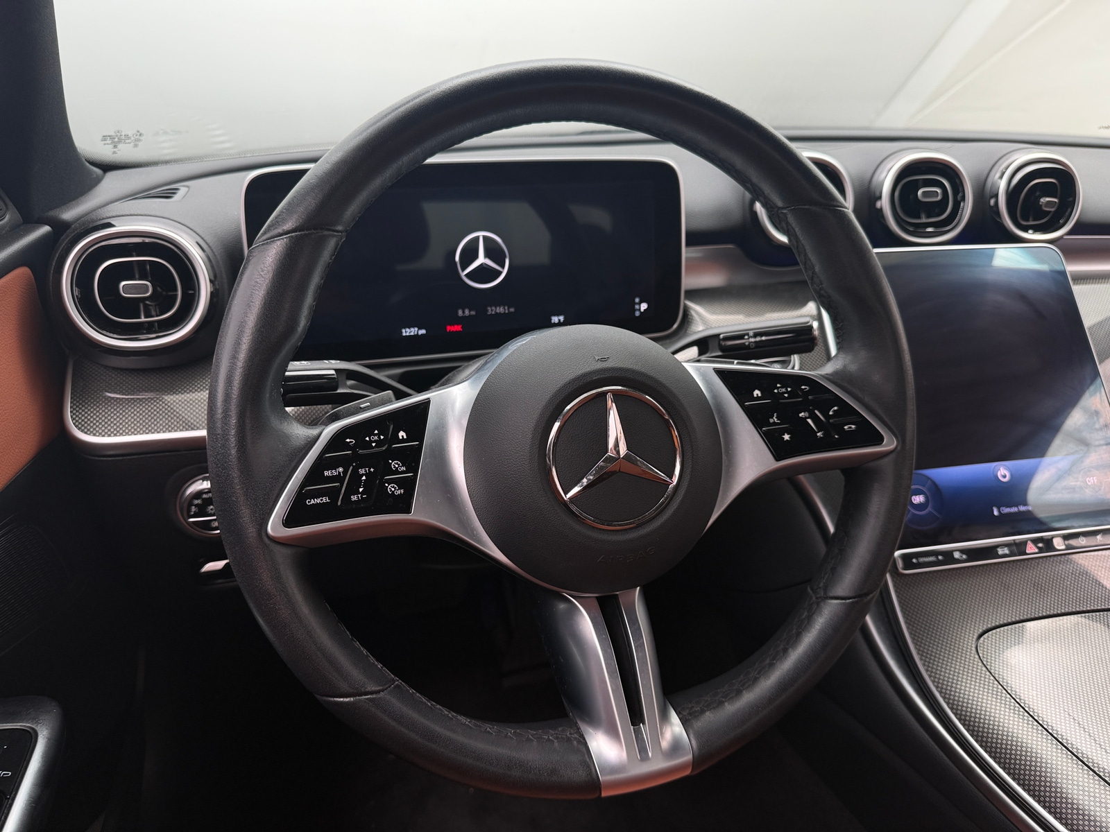 Thumbnail: 2023 Mercedes-Benz C-Class - 4