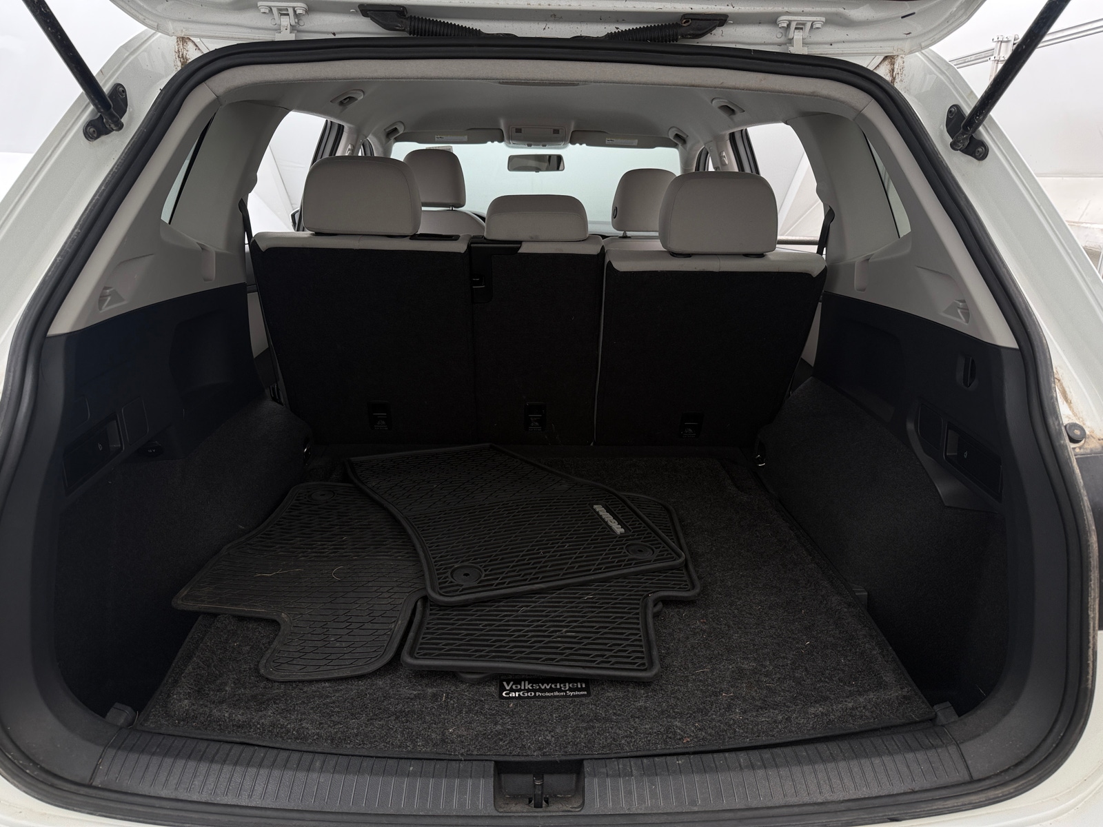 Thumbnail: 2018 Volkswagen Tiguan - 7