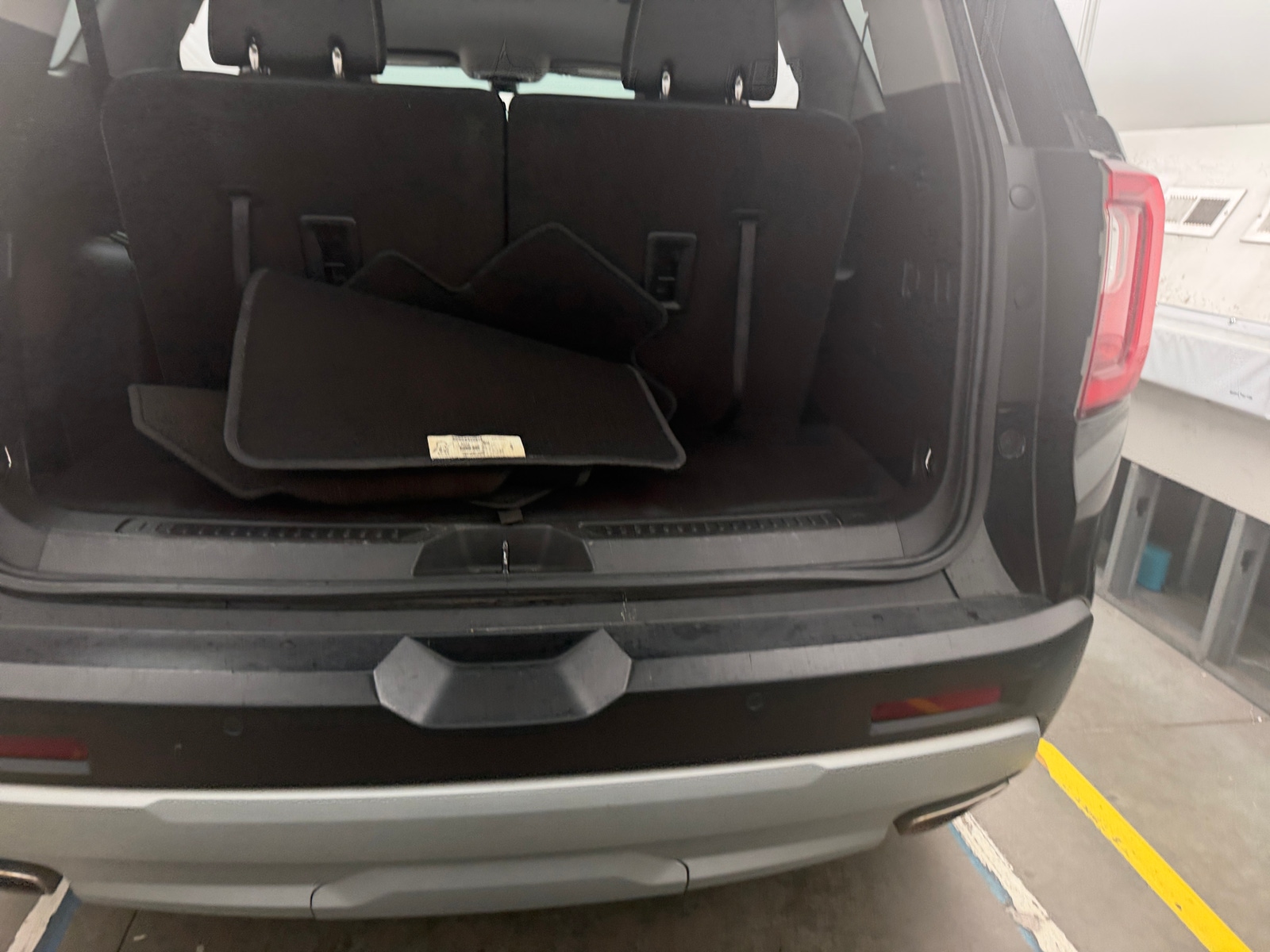 Thumbnail: 2023 GMC Acadia - 6