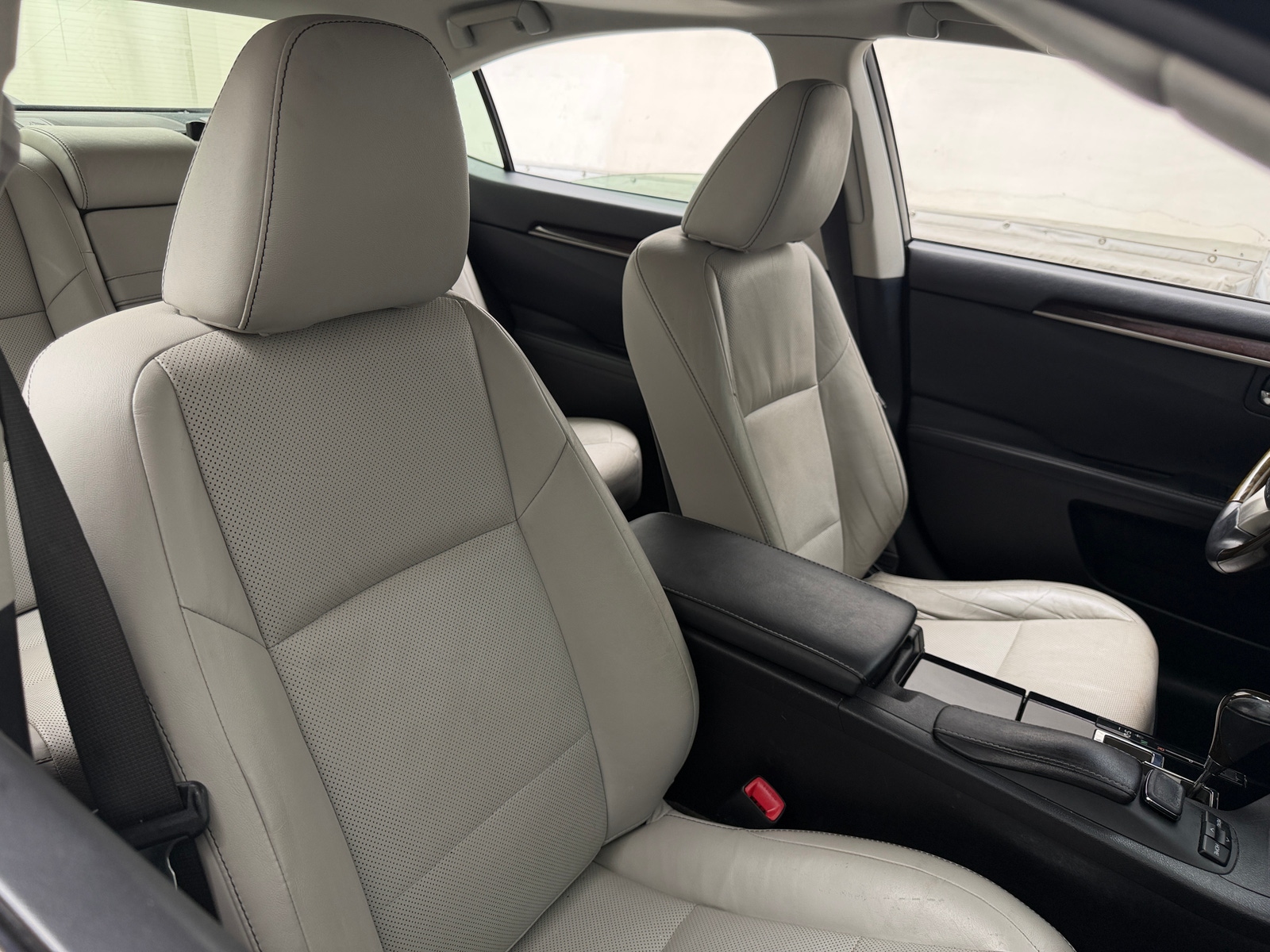 Thumbnail: 2015 Lexus ES - 2