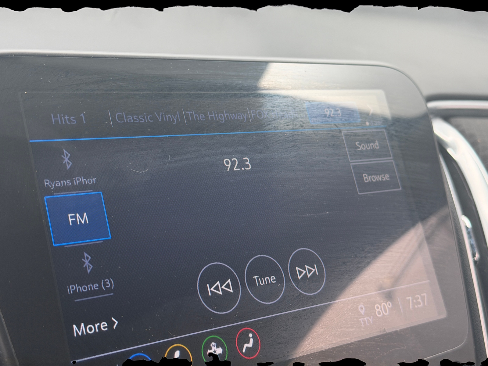 Thumbnail: 2021 Chevrolet Malibu - 4