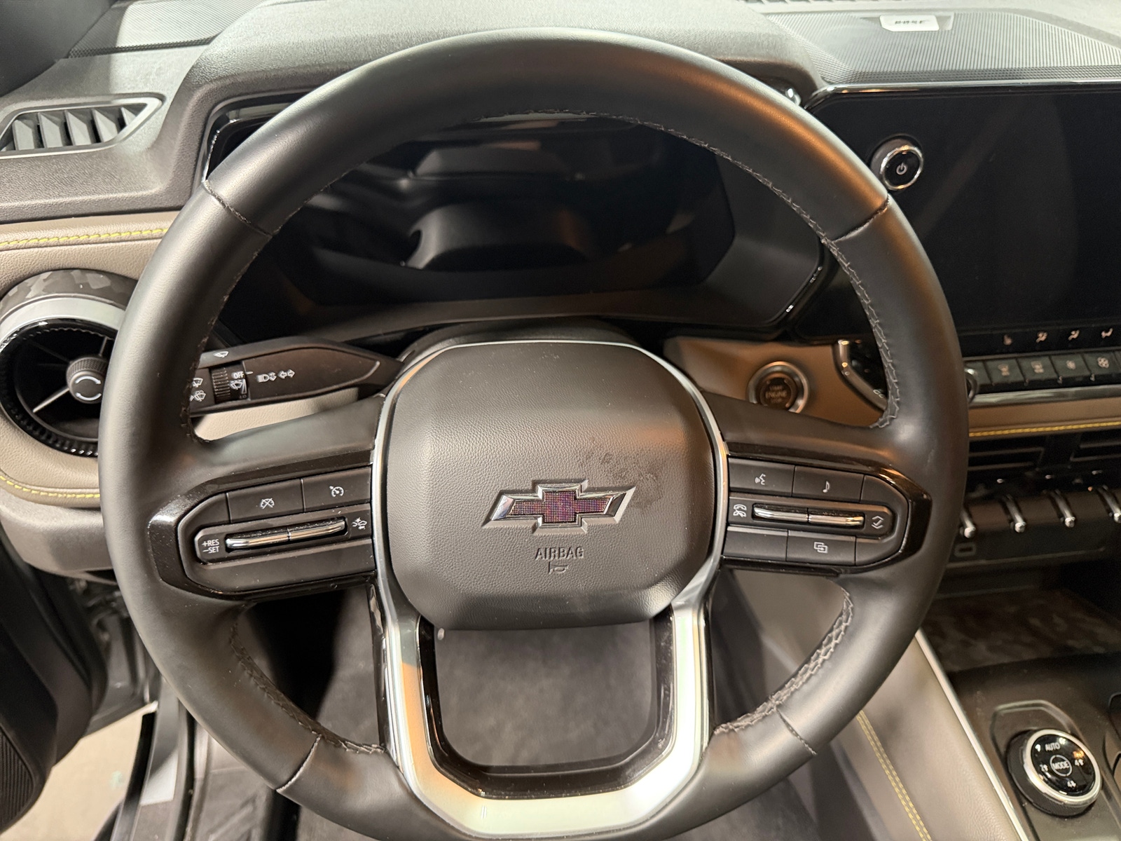 Thumbnail: 2024 Chevrolet Colorado - 5
