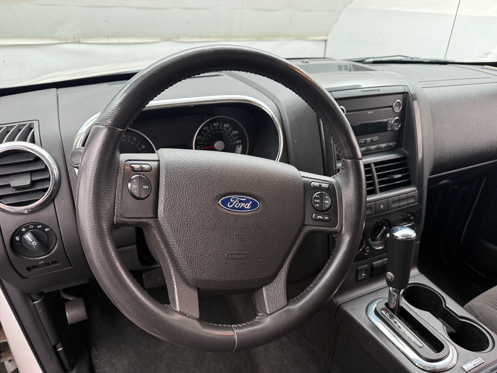 Thumbnail: 2010 Ford Explorer - 5